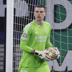 Carlo Ancelotti Pastikan Andriy Lunin Bertahan di Real Madrid