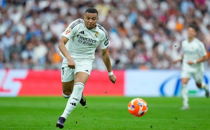 Kylian Mbappe Sabet Sepatu Emas Eropa 2024/2025, Cetak Sejarah Bersama Real Madrid