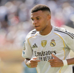 Kylian Mbappe Resmi Kenakan Nomor 10 di Real Madrid