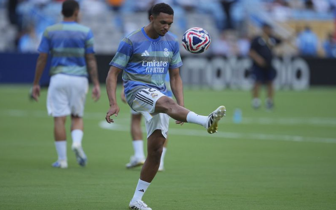 Debut Meragukan Alexander-Arnold: Belum Nyetel dengan Skuad Real Madrid, Kelihatan Gugup!