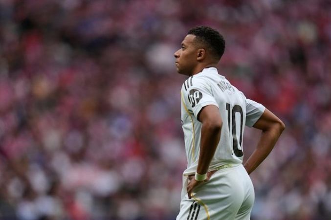 Kylian Mbappe: Pemain dengan Kaki Api, Bebas Bergerak, dan Sangat Berbahaya!